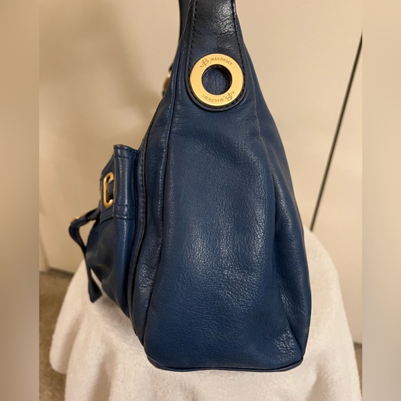 GUC   B. Makowsky Blue Leather Shoulder Bag - Picture 4 of 15